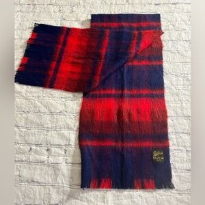 VTG GLEN CURRIE WOOL MOHAIR STYLE PLAID RED/NAVY SHORT FRINGE SCARF CANADA MADE